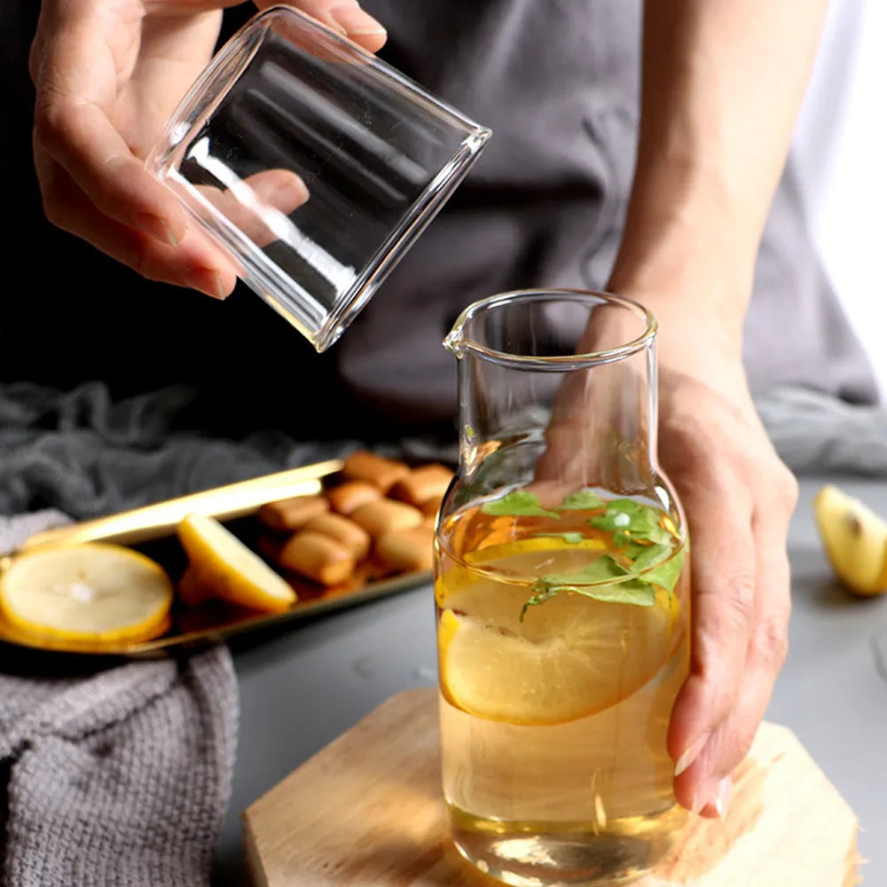 Verre moderne pour infusion de citron et menthe